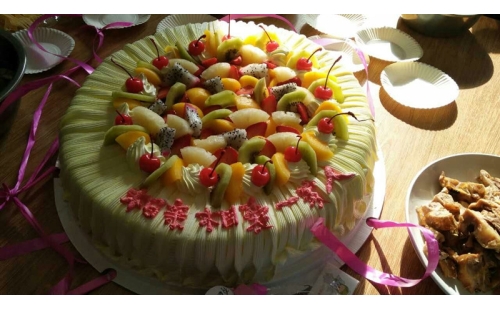 歡聚一堂，共慶生日