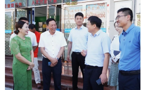 市領(lǐng)導(dǎo)赴銀川伊百盛面對(duì)面問需求，實(shí)打?qū)嵔怆y題